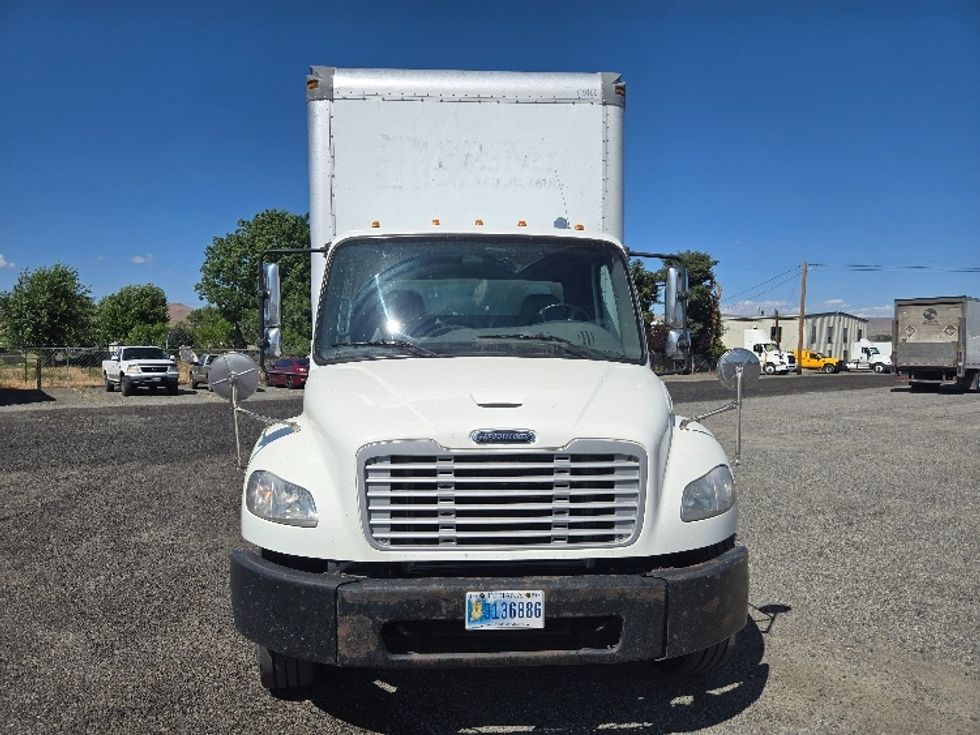 2015 Freightliner M2 106 Medium Duty photo 2