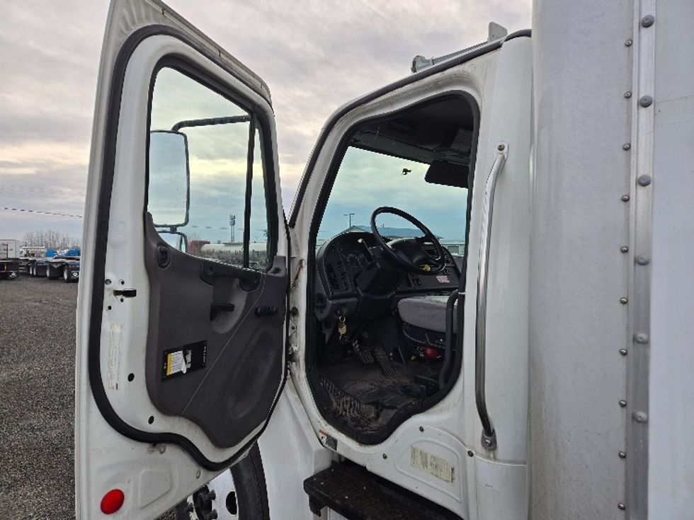 Medium Duty Box Truck-Light and Medium Duty Trucks-Freightliner-2015-M2-Yakima-WA-343,271\n\t\tmiles-$ 19,750 - Image 16