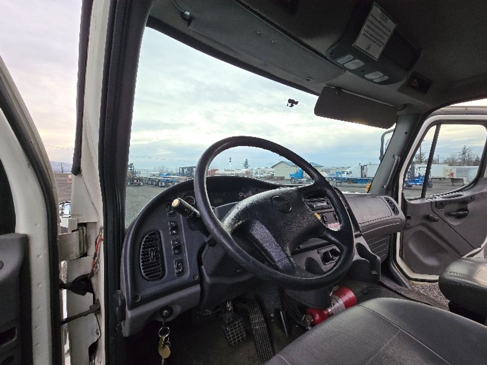 Medium Duty Box Truck-Light and Medium Duty Trucks-Freightliner-2015-M2-Yakima-WA-343,271\n\t\tmiles-$ 19,750 - Image 17