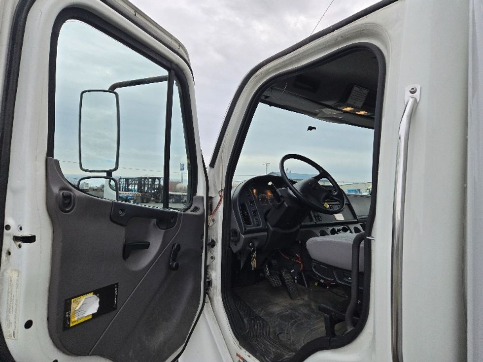 Medium Duty Box Truck-Light and Medium Duty Trucks-Freightliner-2015-M2-Yakima-WA-354,426\n\t\tmiles-$ 19,750 - Image 16