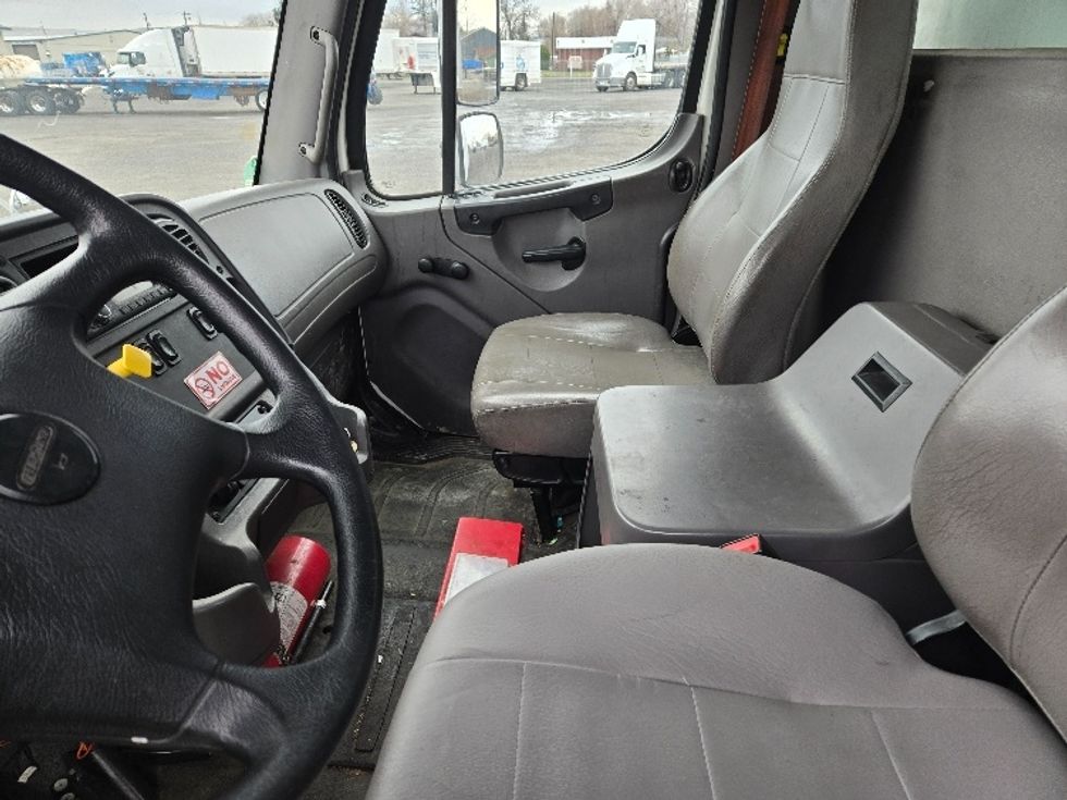 Medium Duty Box Truck-Light and Medium Duty Trucks-Freightliner-2015-M2-Yakima-WA-354,426\n\t\tmiles-$ 19,750 - Image 19
