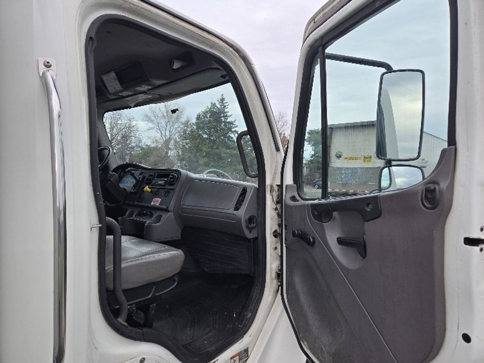 Medium Duty Box Truck-Light and Medium Duty Trucks-Freightliner-2015-M2-Yakima-WA-354,426\n\t\tmiles-$ 19,750 - Image 20