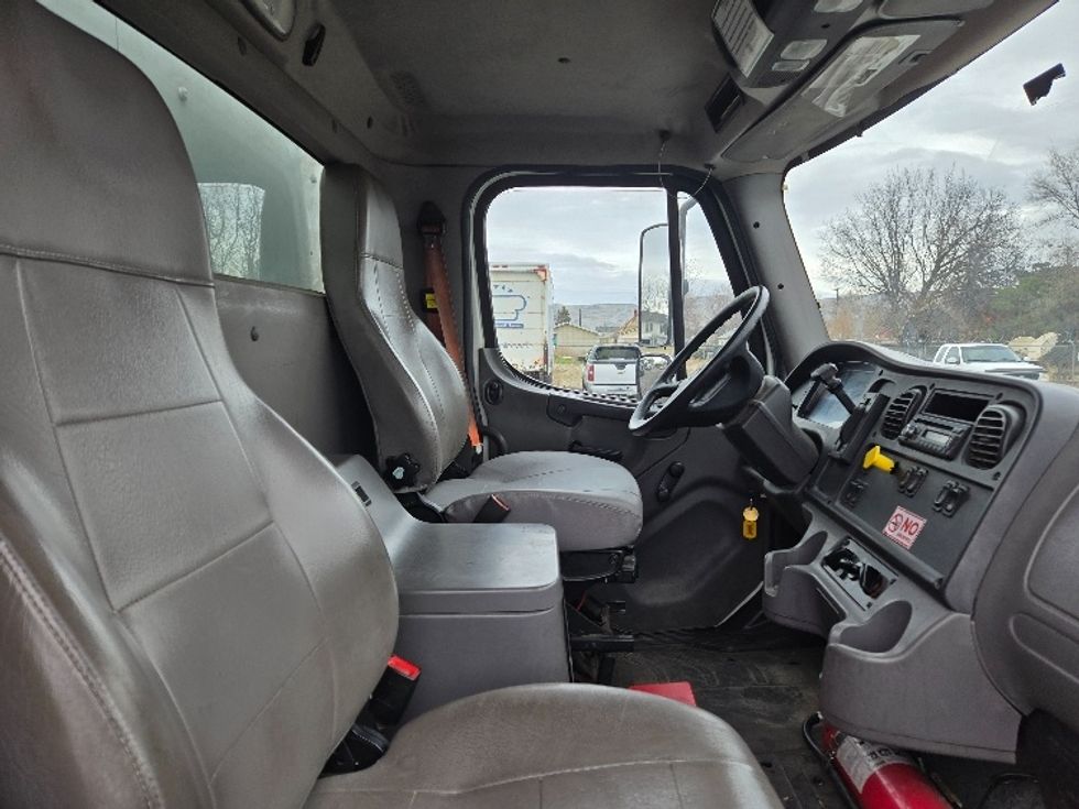 Medium Duty Box Truck-Light and Medium Duty Trucks-Freightliner-2015-M2-Yakima-WA-354,426\n\t\tmiles-$ 19,750 - Image 22