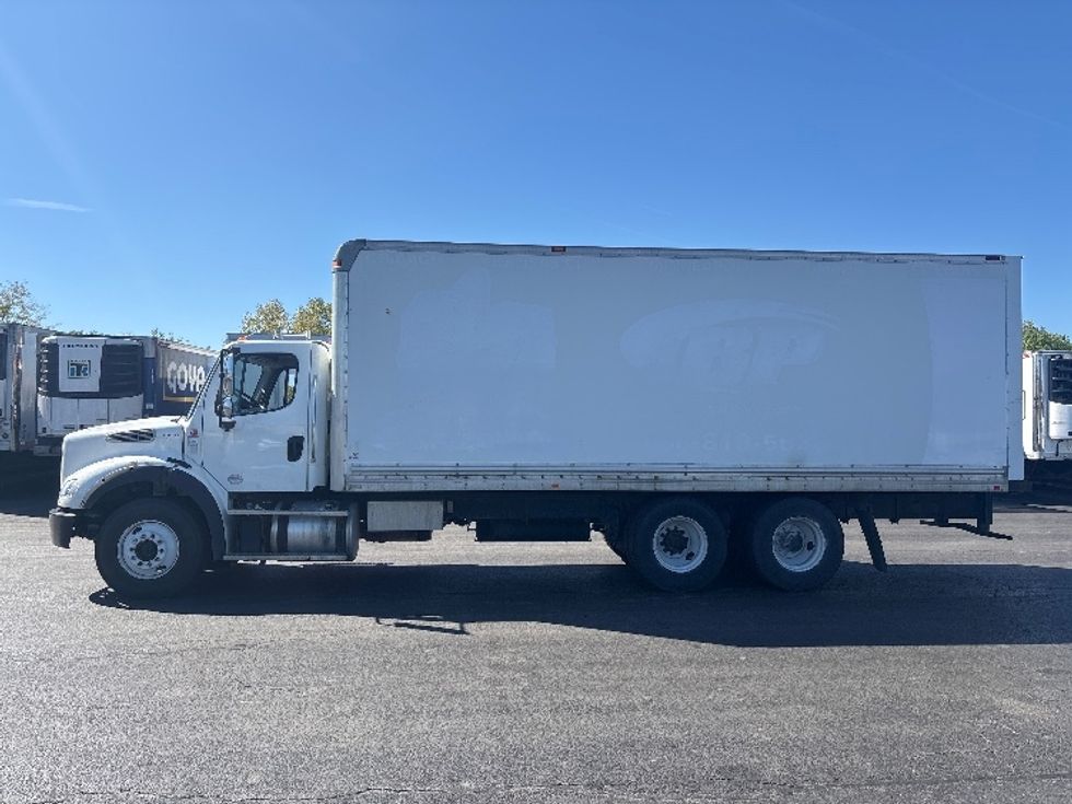Medium Duty Box Truck-Light and Medium Duty Trucks-Freightliner-2015-M211264S-East Chicago-IN-215,250\n\t\tmiles-$ 51,750 - Image 4