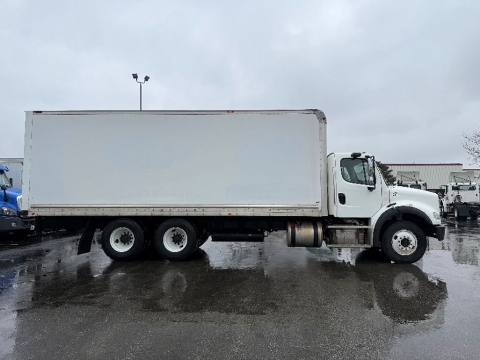 Medium Duty Box Truck-Light and Medium Duty Trucks-Freightliner-2015-M211264S-East Chicago-IN-215,250\n\t\tmiles-$ 51,750 - Image 15