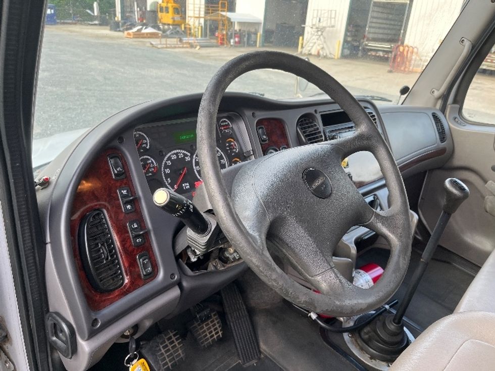 Medium Duty Box Truck-Light and Medium Duty Trucks-Freightliner-2016-M2-Charlotte-NC-191,594\n\t\tmiles-$ 38,750 - Image 17