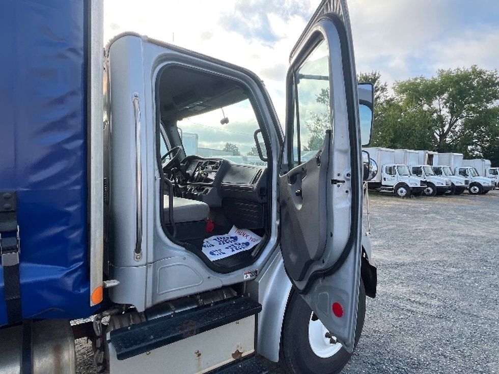 Medium Duty Box Truck-Light and Medium Duty Trucks-Freightliner-2016-M2-Charlotte-NC-191,594\n\t\tmiles-$ 38,750 - Image 20
