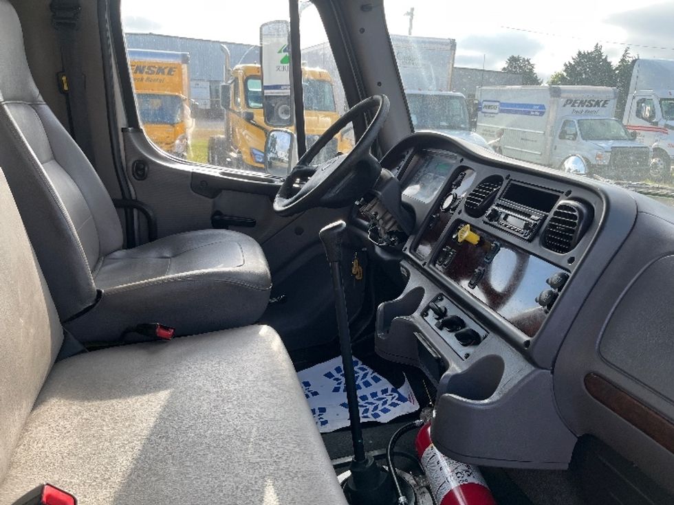 Medium Duty Box Truck-Light and Medium Duty Trucks-Freightliner-2016-M2-Charlotte-NC-191,594\n\t\tmiles-$ 38,750 - Image 22
