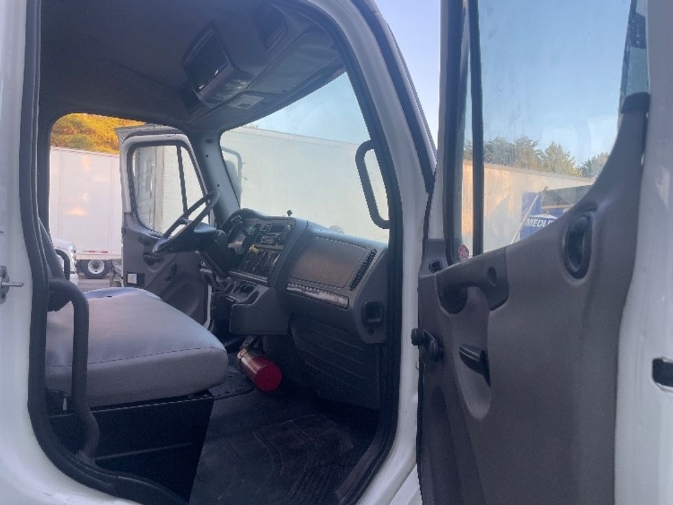Medium Duty Box Truck-Light and Medium Duty Trucks-Freightliner-2016-M2-Conover-NC-258,345\n\t\tmiles-$ 44,500 - Image 20