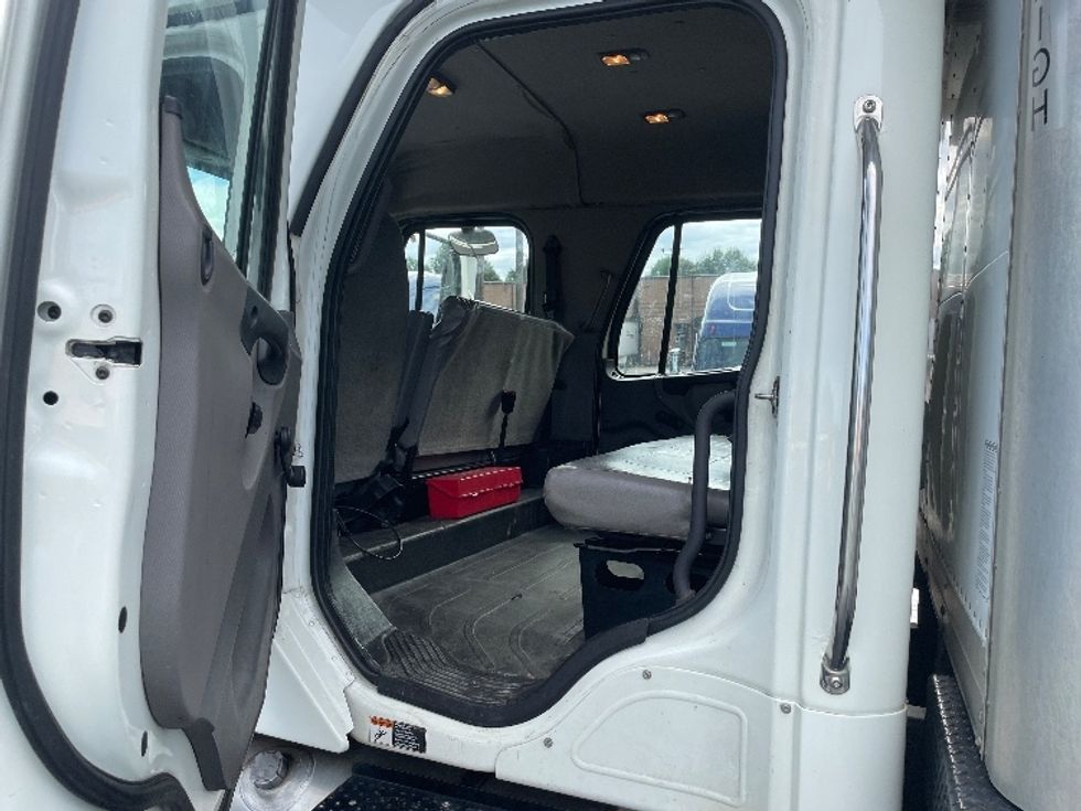 Medium Duty Box Truck-Light and Medium Duty Trucks-Freightliner-2016-M2-Conover-NC-258,345\n\t\tmiles-$ 44,500 - Image 26