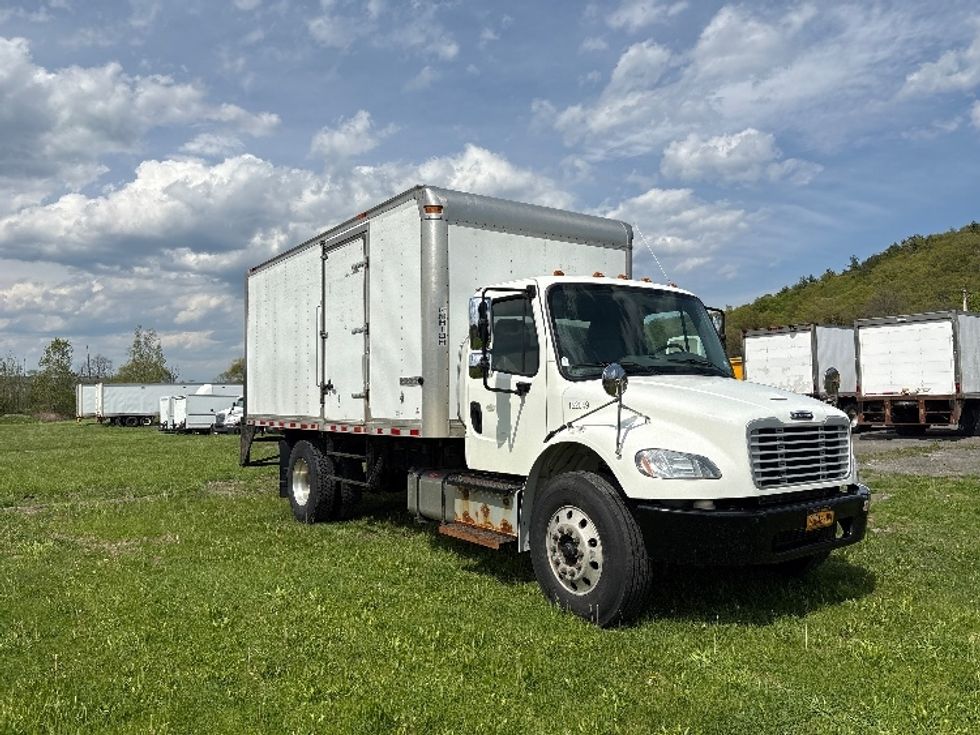 Medium Duty Box Truck-Light and Medium Duty Trucks-Freightliner-2016-M2-Coxsackie-NY-239,589\n\t\tmiles-$ 31,000 - Image 1