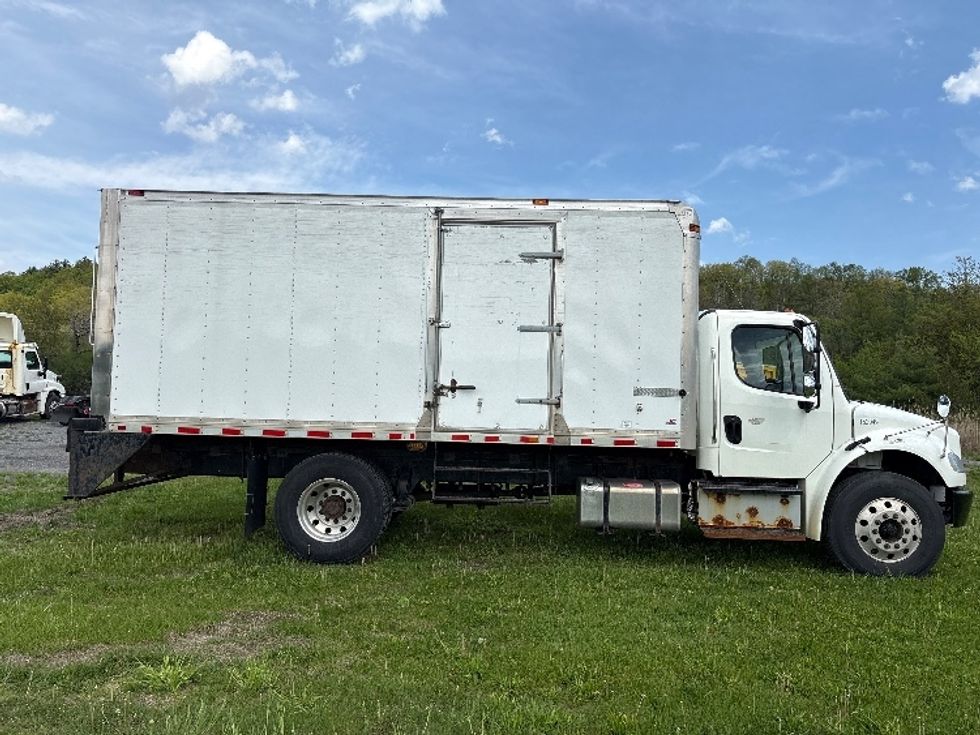 Medium Duty Box Truck-Light and Medium Duty Trucks-Freightliner-2016-M2-Coxsackie-NY-239,589\n\t\tmiles-$ 31,000 - Image 15