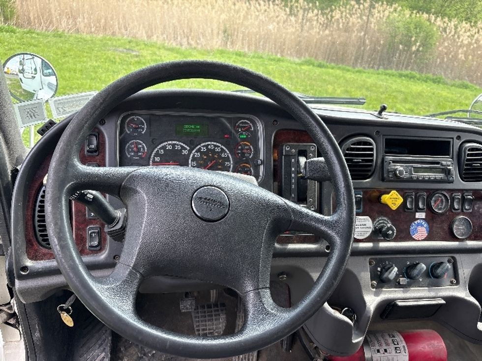 Medium Duty Box Truck-Light and Medium Duty Trucks-Freightliner-2016-M2-Coxsackie-NY-239,589\n\t\tmiles-$ 31,000 - Image 17