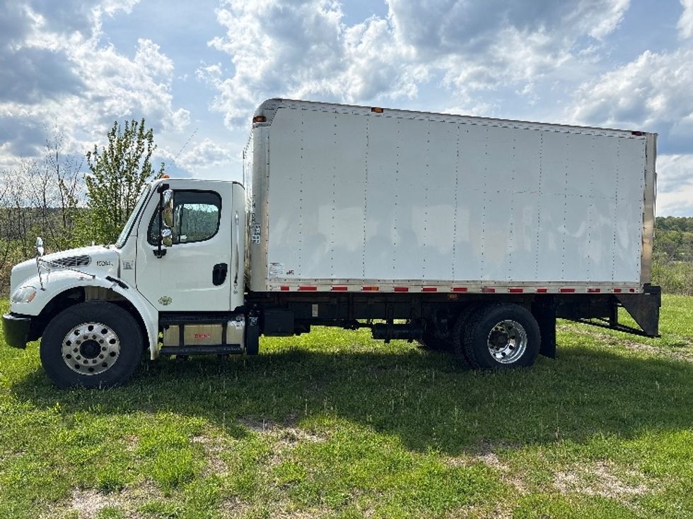 Medium Duty Box Truck-Light and Medium Duty Trucks-Freightliner-2016-M2-Coxsackie-NY-239,589\n\t\tmiles-$ 31,000 - Image 4