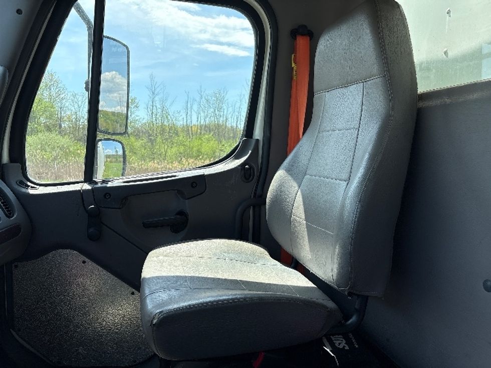 Medium Duty Box Truck-Light and Medium Duty Trucks-Freightliner-2016-M2-Coxsackie-NY-251,974\n\t\tmiles-$ 28,250 - Image 19