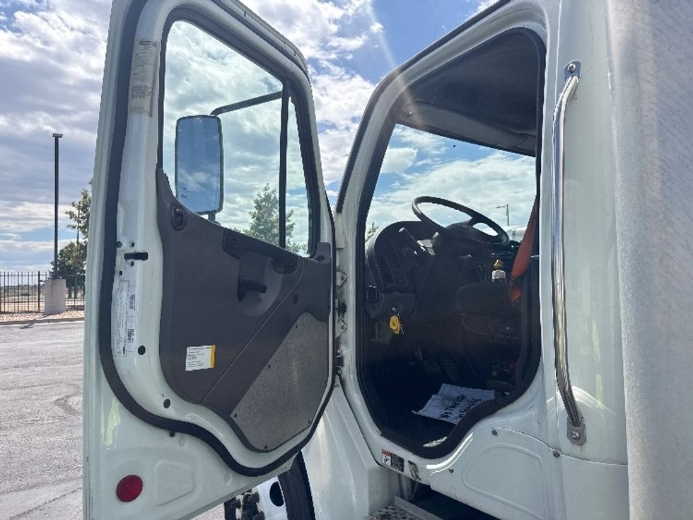 Medium Duty Box Truck-Light and Medium Duty Trucks-Freightliner-2016-M2-Denver-CO-263,540\n\t\tmiles-$ 22,500 - Image 16