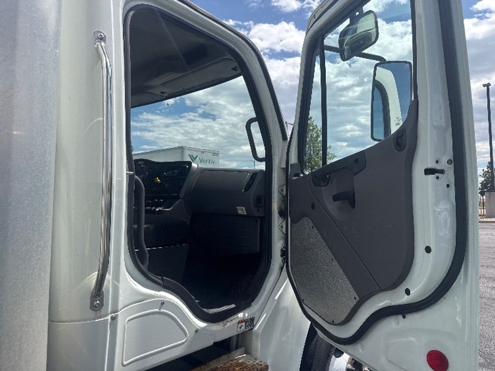 Medium Duty Box Truck-Light and Medium Duty Trucks-Freightliner-2016-M2-Denver-CO-263,540\n\t\tmiles-$ 22,500 - Image 20