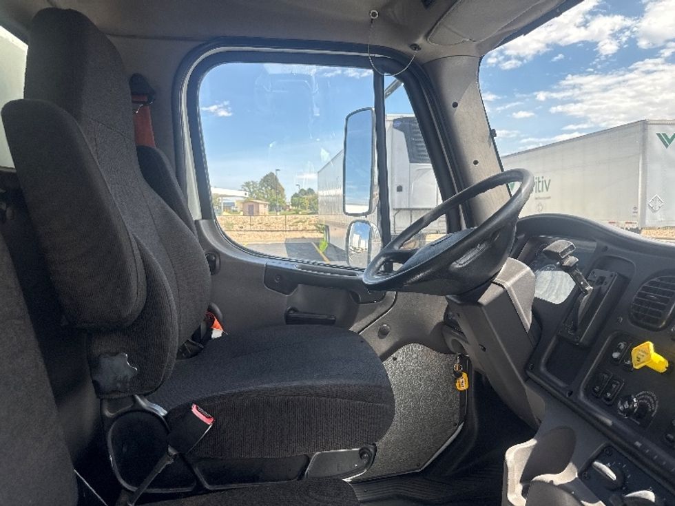 Medium Duty Box Truck-Light and Medium Duty Trucks-Freightliner-2016-M2-Denver-CO-263,540\n\t\tmiles-$ 22,500 - Image 22