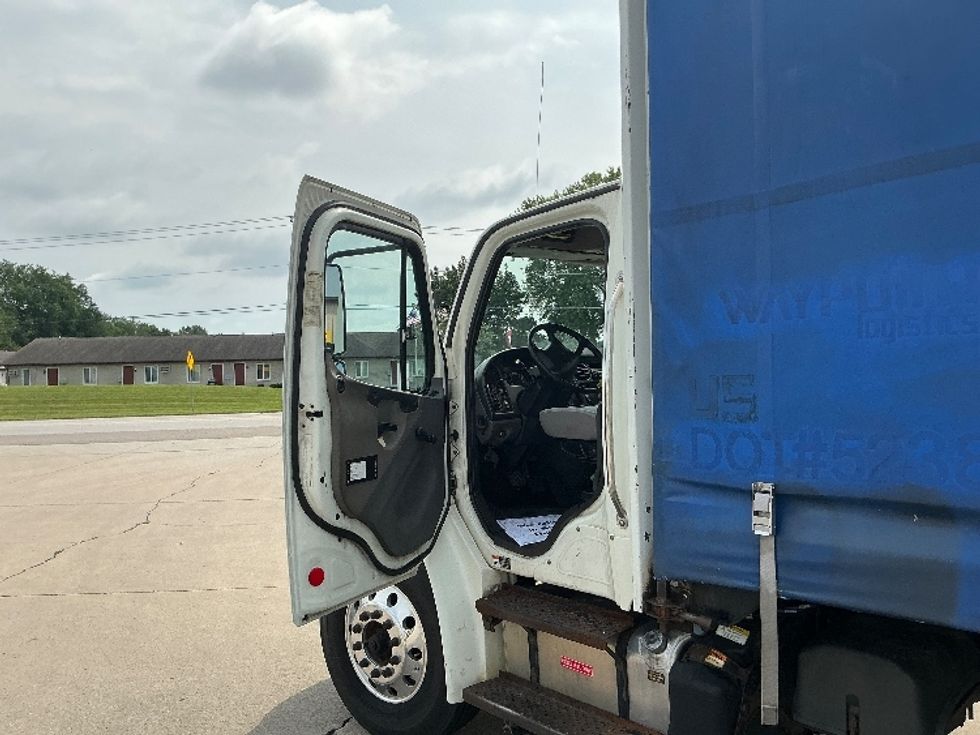 Medium Duty Box Truck-Light and Medium Duty Trucks-Freightliner-2016-M2-Elkhart-IN-294,210\n\t\tmiles-$ 18,750 - Image 16
