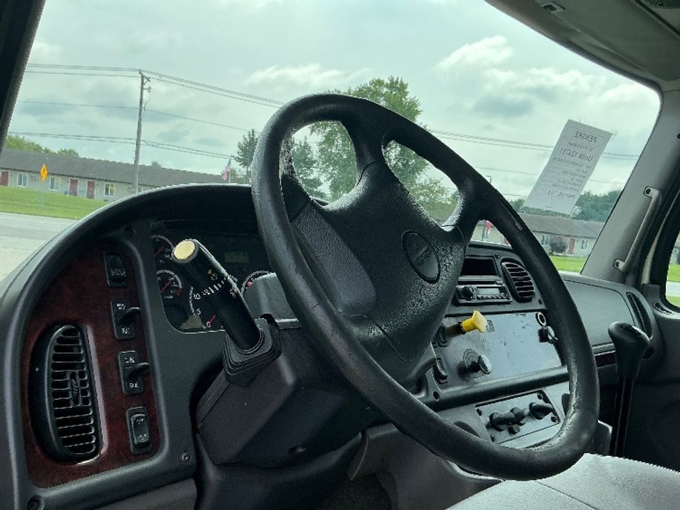 Medium Duty Box Truck-Light and Medium Duty Trucks-Freightliner-2016-M2-Elkhart-IN-294,210\n\t\tmiles-$ 18,750 - Image 18