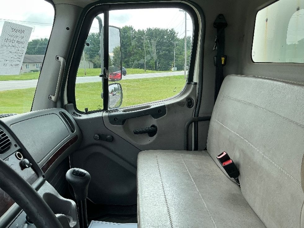 Medium Duty Box Truck-Light and Medium Duty Trucks-Freightliner-2016-M2-Elkhart-IN-294,210\n\t\tmiles-$ 18,750 - Image 19