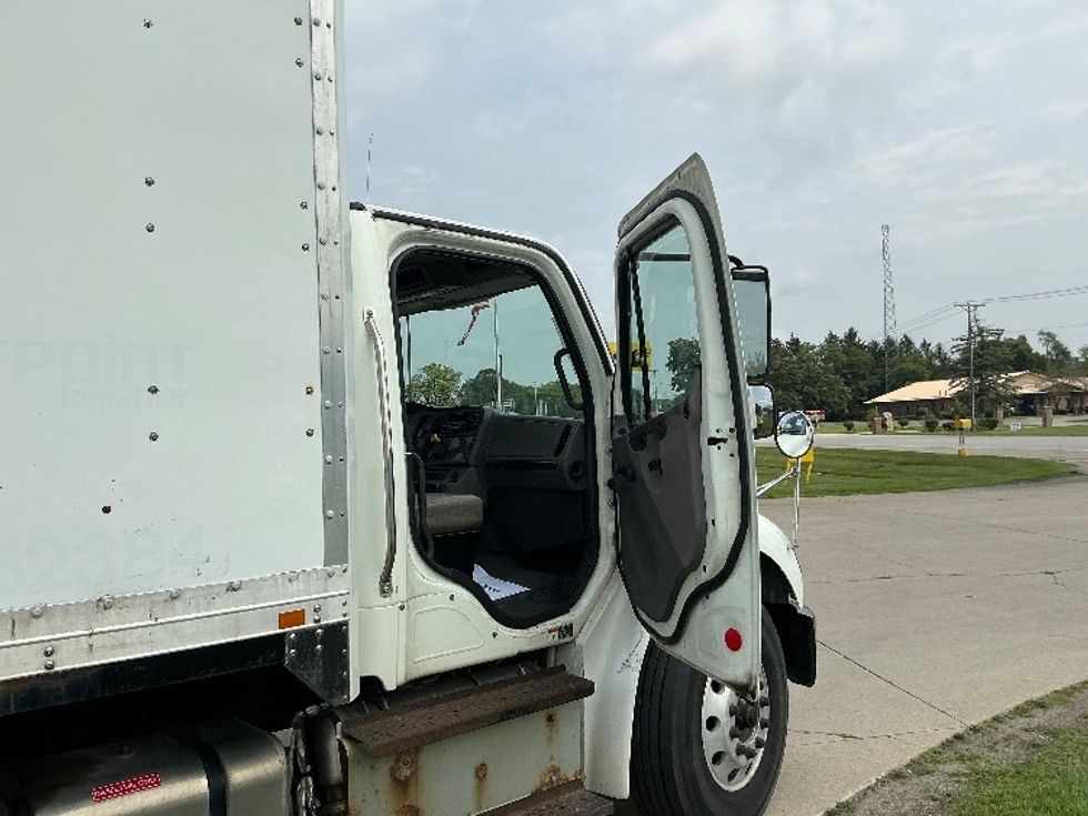Medium Duty Box Truck-Light and Medium Duty Trucks-Freightliner-2016-M2-Elkhart-IN-294,210\n\t\tmiles-$ 18,750 - Image 20