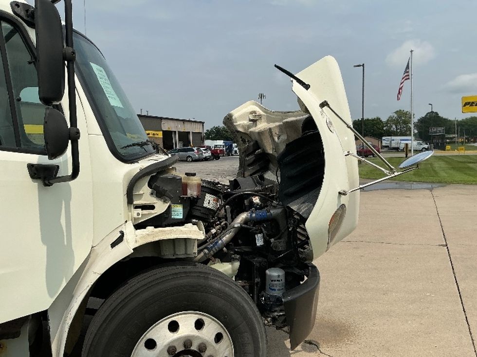 Medium Duty Box Truck-Light and Medium Duty Trucks-Freightliner-2016-M2-Elkhart-IN-294,210\n\t\tmiles-$ 18,750 - Image 23