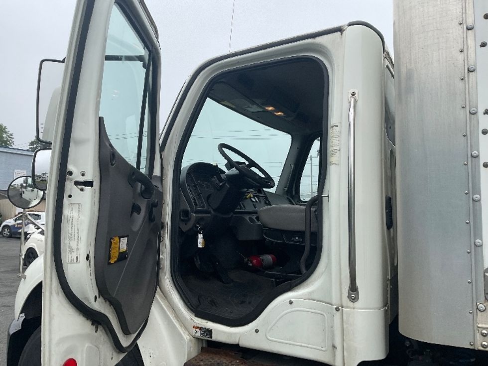 Medium Duty Box Truck-Light and Medium Duty Trucks-Freightliner-2016-M2-Elmsford-NY-107,586\n\t\tmiles-$ 45,750 - Image 16