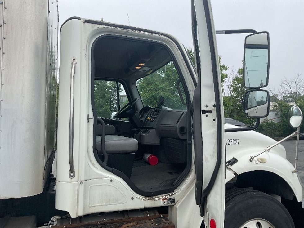 Medium Duty Box Truck-Light and Medium Duty Trucks-Freightliner-2016-M2-Elmsford-NY-107,586\n\t\tmiles-$ 45,750 - Image 20