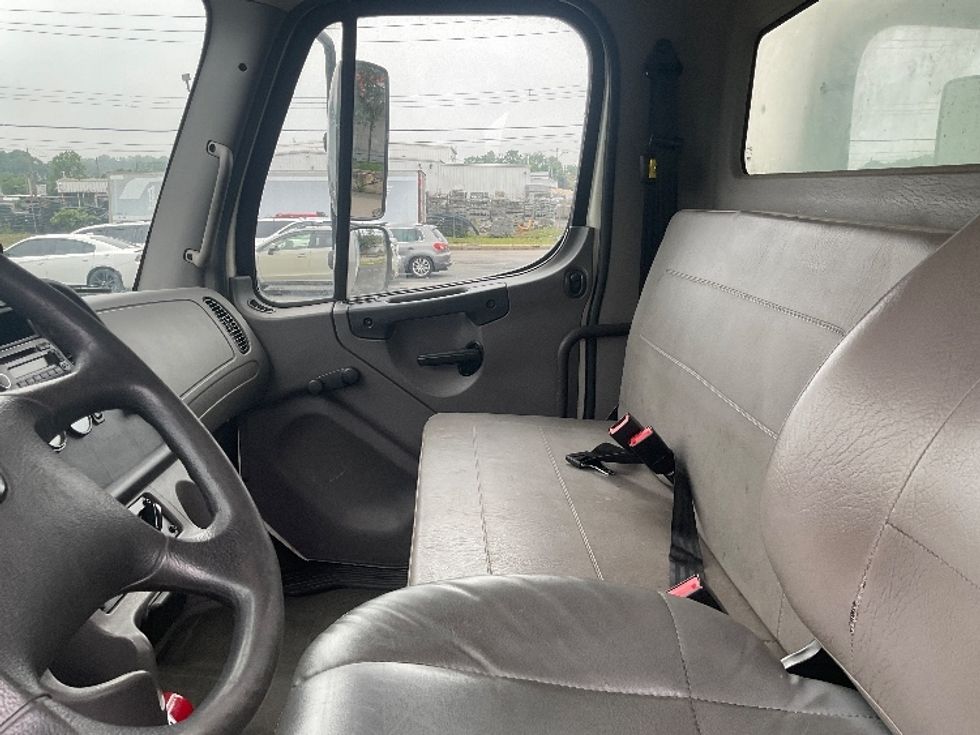 Medium Duty Box Truck-Light and Medium Duty Trucks-Freightliner-2016-M2-Elmsford-NY-74,700\n\t\tmiles-$ 47,750 - Image 19