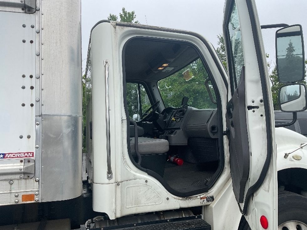 Medium Duty Box Truck-Light and Medium Duty Trucks-Freightliner-2016-M2-Elmsford-NY-74,700\n\t\tmiles-$ 47,750 - Image 20