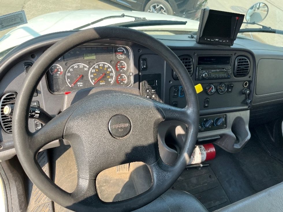 Medium Duty Box Truck-Light and Medium Duty Trucks-Freightliner-2016-M2-Elmsford-NY-82,268\n\t\tmiles-$ 45,250 - Image 16