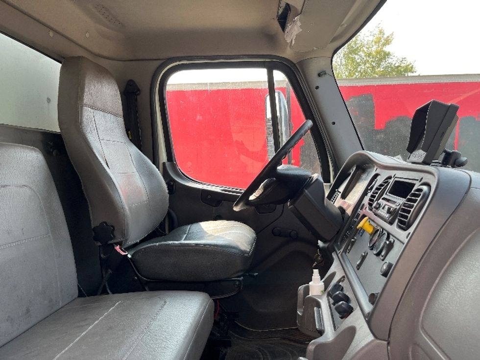Medium Duty Box Truck-Light and Medium Duty Trucks-Freightliner-2016-M2-Elmsford-NY-82,268\n\t\tmiles-$ 45,250 - Image 20