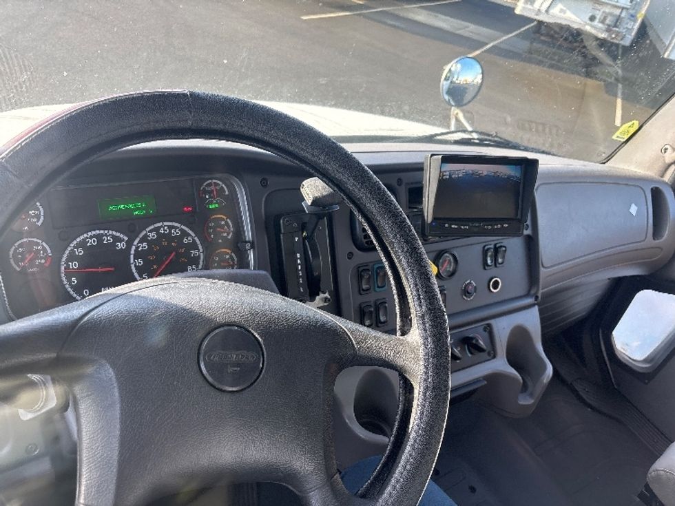 Medium Duty Box Truck-Light and Medium Duty Trucks-Freightliner-2016-M2-Everett-WA-212,999\n\t\tmiles-$ 40,250 - Image 17