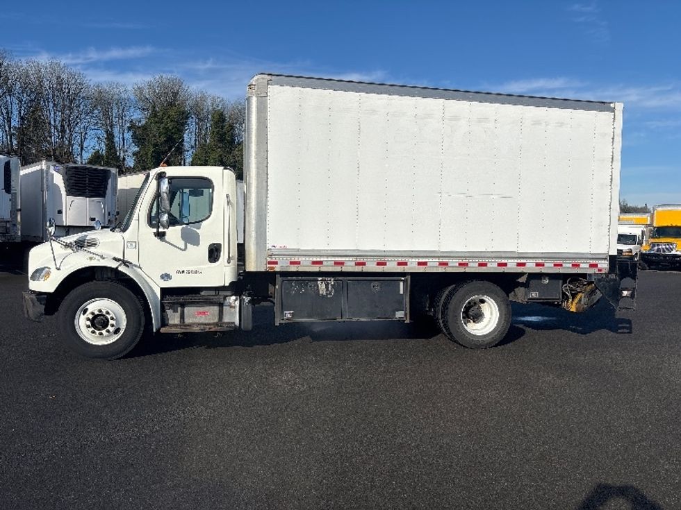 Medium Duty Box Truck-Light and Medium Duty Trucks-Freightliner-2016-M2-Everett-WA-212,999\n\t\tmiles-$ 40,250 - Image 4