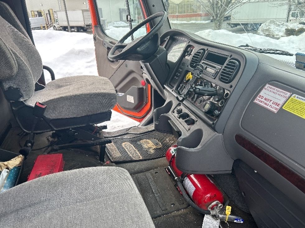 Medium Duty Box Truck-Light and Medium Duty Trucks-Freightliner-2016-M2-Fitchburg-MA-264,106\n\t\tmiles-$ 16,000 - Image 22