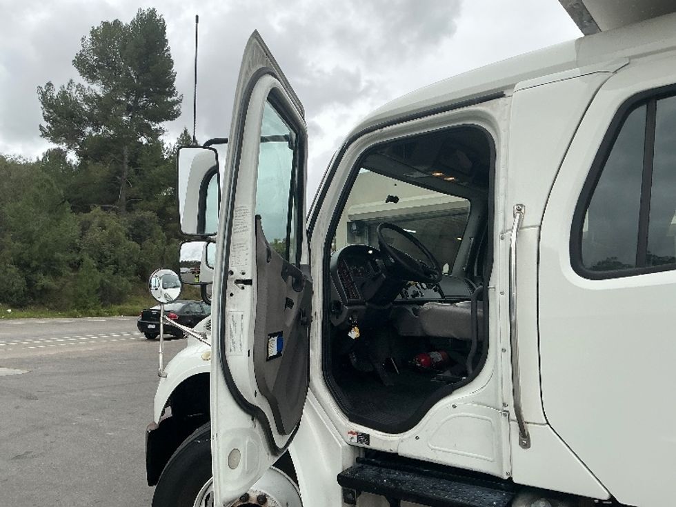 Medium Duty Box Truck-Light and Medium Duty Trucks-Freightliner-2016-M2-Fontana-CA-156,507\n\t\tmiles-$ 58,250 - Image 15
