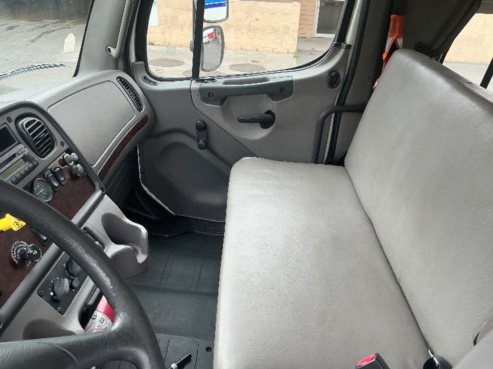 Medium Duty Box Truck-Light and Medium Duty Trucks-Freightliner-2016-M2-Fontana-CA-156,507\n\t\tmiles-$ 58,250 - Image 18