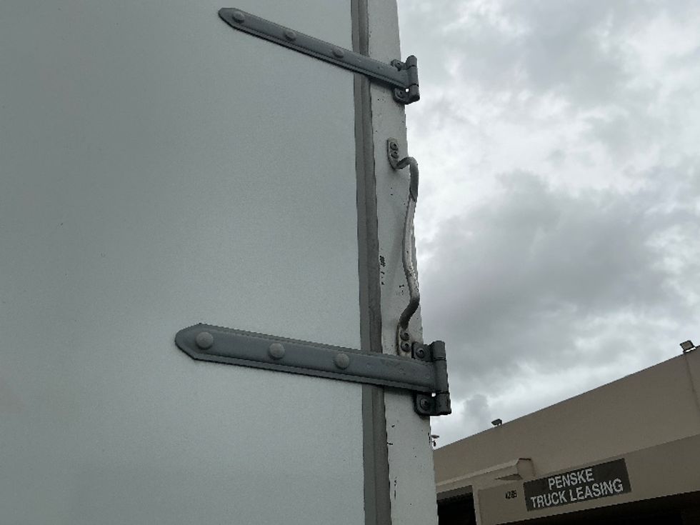 Medium Duty Box Truck-Light and Medium Duty Trucks-Freightliner-2016-M2-Fontana-CA-156,507\n\t\tmiles-$ 58,250 - Image 26