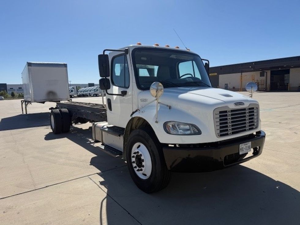 Medium Duty Box Truck-Light and Medium Duty Trucks-Freightliner-2016-M2-Fort Worth-TX-193,350\n\t\tmiles-$ 45,750 - Image 1