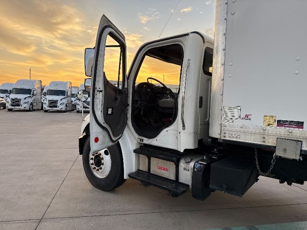 Medium Duty Box Truck-Light and Medium Duty Trucks-Freightliner-2016-M2-Fort Worth-TX-193,350\n\t\tmiles-$ 45,750 - Image 16