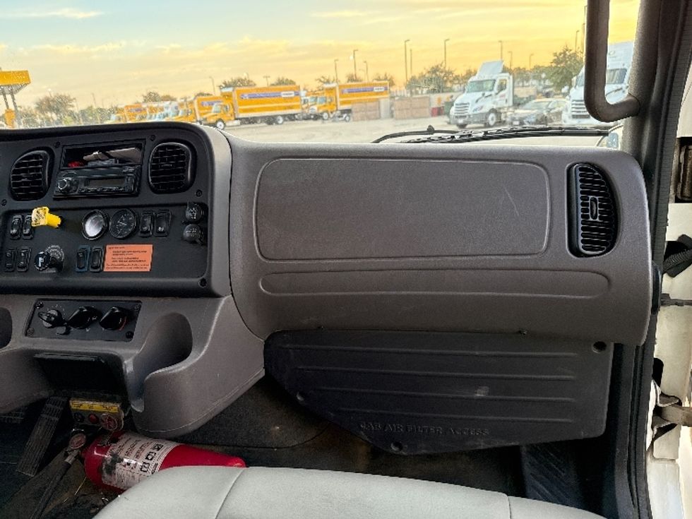 Medium Duty Box Truck-Light and Medium Duty Trucks-Freightliner-2016-M2-Fort Worth-TX-193,350\n\t\tmiles-$ 45,750 - Image 21