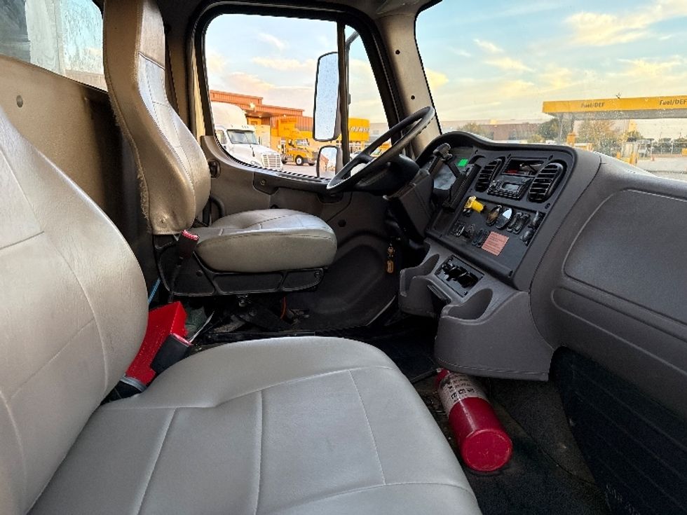 Medium Duty Box Truck-Light and Medium Duty Trucks-Freightliner-2016-M2-Fort Worth-TX-193,350\n\t\tmiles-$ 45,750 - Image 22