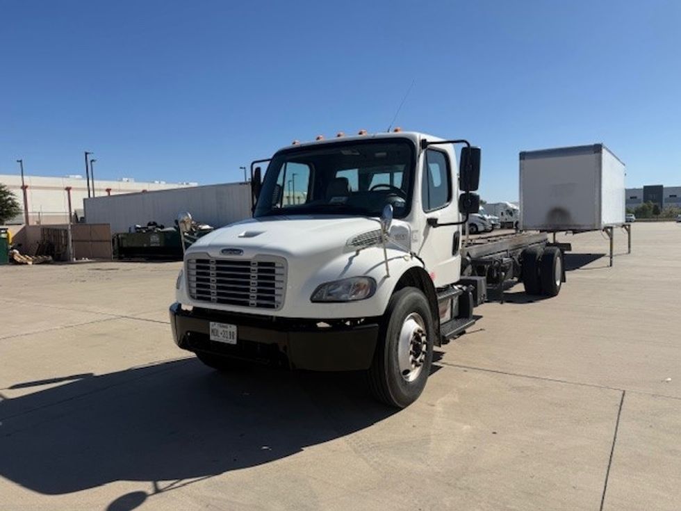 Medium Duty Box Truck-Light and Medium Duty Trucks-Freightliner-2016-M2-Fort Worth-TX-193,350\n\t\tmiles-$ 45,750 - Image 3
