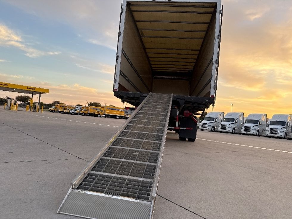 Medium Duty Box Truck-Light and Medium Duty Trucks-Freightliner-2016-M2-Fort Worth-TX-193,350\n\t\tmiles-$ 45,750 - Image 9