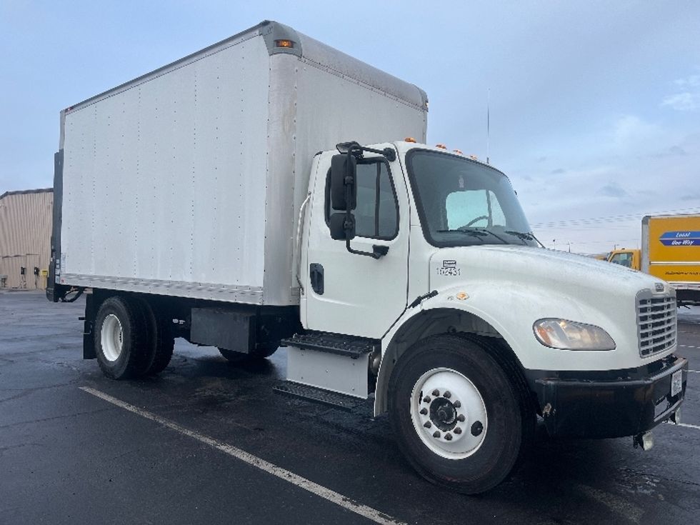 Medium Duty Box Truck-Light and Medium Duty Trucks-Freightliner-2016-M2-Fresno-CA-3,829\n\t\tmiles-$ 48,250 - Image 1