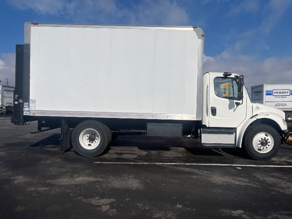 Medium Duty Box Truck-Light and Medium Duty Trucks-Freightliner-2016-M2-Fresno-CA-3,829\n\t\tmiles-$ 48,250 - Image 12