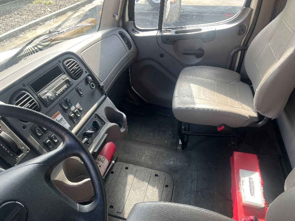 Medium Duty Box Truck-Light and Medium Duty Trucks-Freightliner-2016-M2-Fresno-CA-3,829\n\t\tmiles-$ 48,250 - Image 18