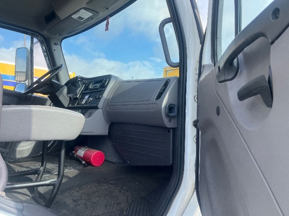 Medium Duty Box Truck-Light and Medium Duty Trucks-Freightliner-2016-M2-Fresno-CA-3,829\n\t\tmiles-$ 48,250 - Image 19