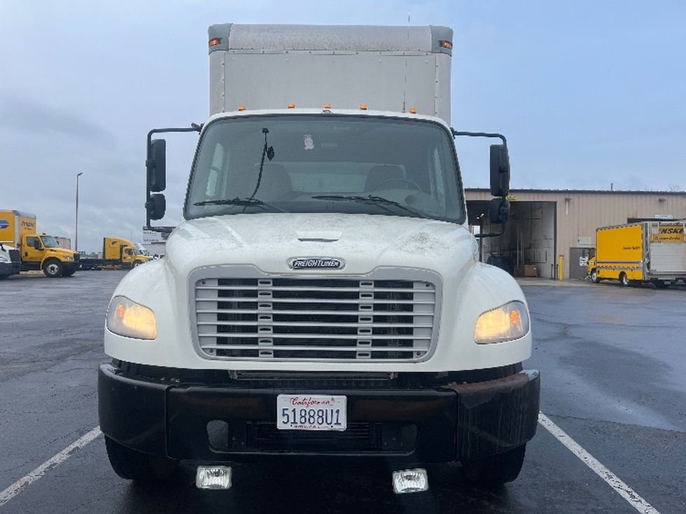 Medium Duty Box Truck-Light and Medium Duty Trucks-Freightliner-2016-M2-Fresno-CA-3,829\n\t\tmiles-$ 48,250 - Image 2